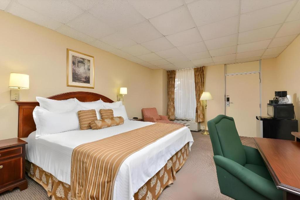 Americas Best Value Inn & Suites Victoria Bagian luar foto
